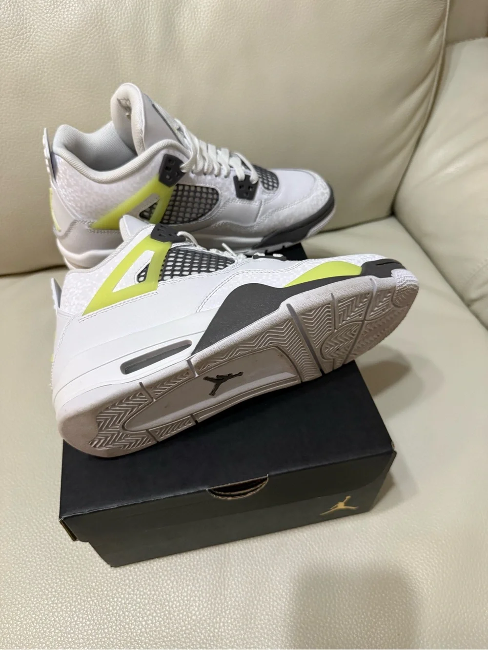 Air Jordan 4 Retro (GS) White/Lemon Twist HJ5990 100 7Y